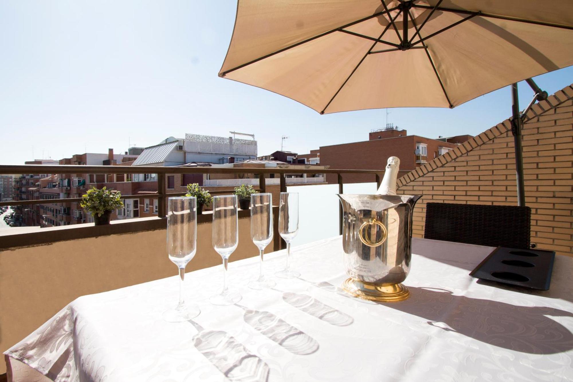 Apartamentos Adelfas มาดริด ภายนอก รูปภาพ